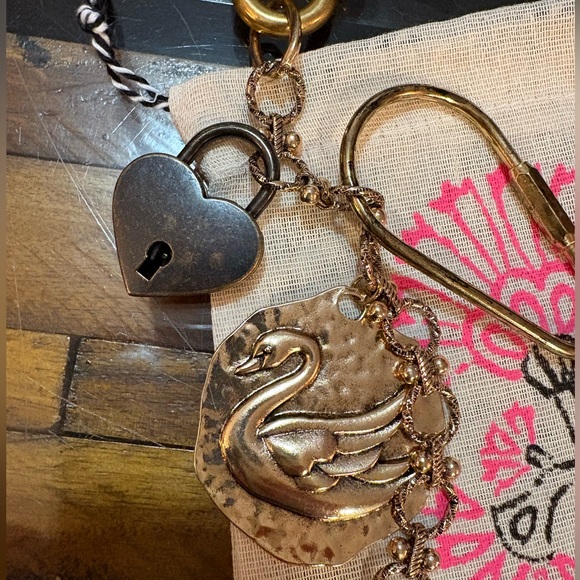 Free People Swan Bag Charm with Gold Hardware and Heart Lock NWT - Picture 2 of 7